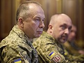 Velitel ukrajinských ozbrojených sil Oleksandr Syrskyj během setkání s novým...