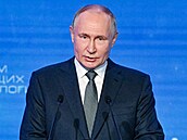 Ruský prezident Vladimir Putin při projevu na Fóru technologií budoucnosti v...