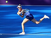 Česká tenistka Markéta Vondroušová v duelu s Ruskou Anastasijí Pavljučenkovovou.