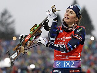 Francouzská biatlonistka Justine Braisazová-Bouchetová na stelnici v Novém...