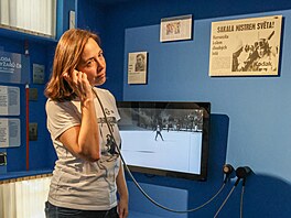 Kurátorkou výstavy je Lucie Swierczeková, která pracuje v Archivu Odd�lení...