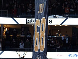 íslo 68 míí ke stropu v hale Pittsburgh Penguins.