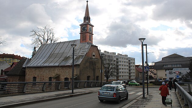 kolem slo jedna pro leton rok je sehnat penze na dokonen stechy.