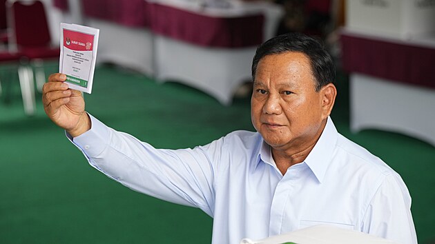 V indonskch prezidentskch volbch vede podle neoficilnch pedbnch vsledk souasn 72let ministr obrany Prabowo Subianto, kter je spojen s reimem nkdejho dikttora Suharta. (14. nora 2024)
