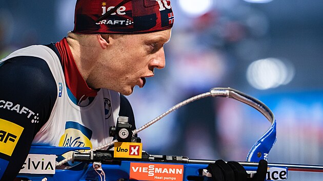 Johannes Bö tarihle bir toplantıda.  O mu yoksa Björndalen mi en iyi biatloncu?