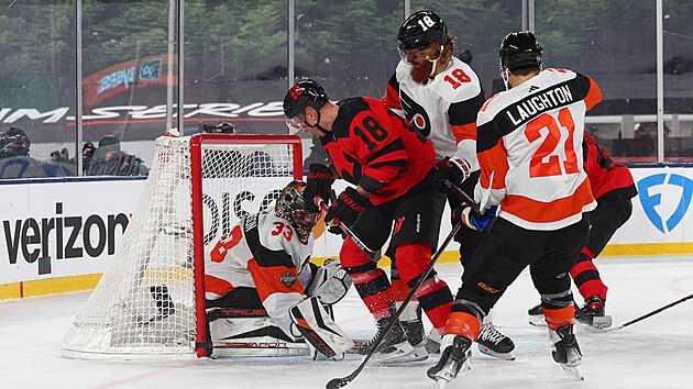 Ond�ej Pal�t si d�l� prostor v brankovi�ti soupe�e v utk�n� pod �ir�m nebem.