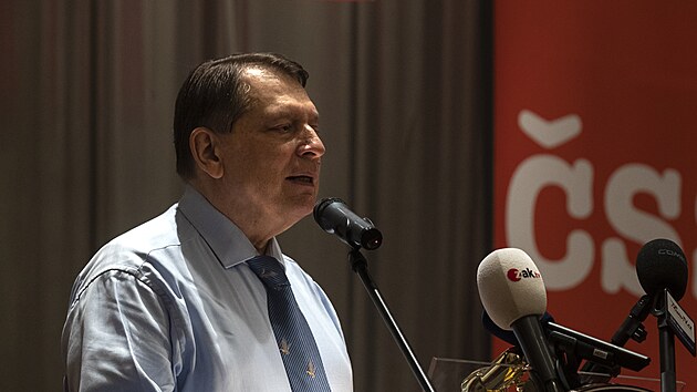 Ji�� Paroubek na sjezdu �esk� suverenity soci�ln� demokracie