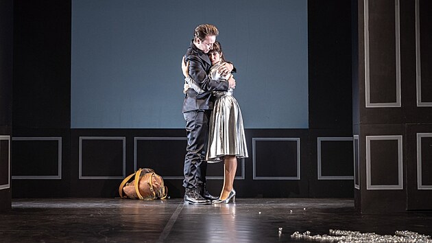 Inscenace Hamlet v Klicperov divadle v reii Pavla Kheka