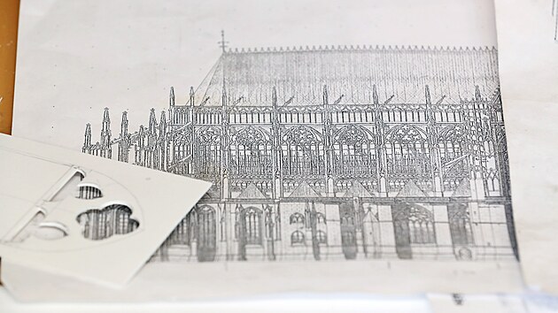 V model��sk� d�ln� hornoslavkovsk� v�znice vznik� pod rukama odsouzen�ch model Pra�sk�ho hradu, aktu�ln� pak p�edn� ��st katedr�ly sv. V�ta.