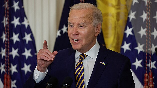 Americký prezident Joe Biden pronáí projev v Bílém dom. (6. února 2024)