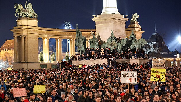 Lid v Budapeti demonstrovali proti milosti. (16. nora 2024)