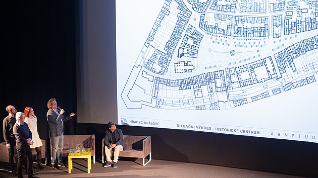 Veden� Hradce Kr�lov� a architekti p�edstavili koncept studie Velk�ho n�m�st�. (12. �nora 2024)