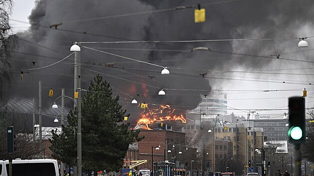 V zábavním parku v západošvédském Göteborgu vypukl rozsáhlý požár. Plameny zachvátily venkovní tobogány a další zařízení, která byla ve výstavbě. (12. února 2024)