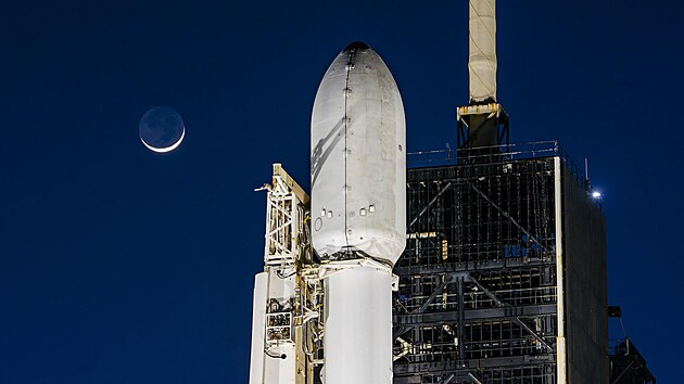 Raketa Falcon 9 s m�s��n�m modulem Nova-C p�ipraven� va �tvrte�n� start mise IM-1