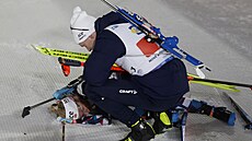 Johannes Bö s Ingrid Tandrevoldovou po závod� smí�ených �tafet.