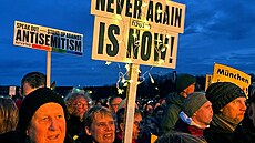 Na pochodu proti rasismu, antisemitismu a nenávistným projev�m se v ned�li...