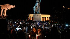 Na pochodu proti rasismu, antisemitismu a nenávistným projev�m se v ned�li...