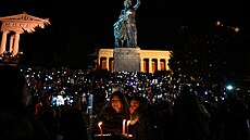 Na pochodu proti rasismu, antisemitismu a nenávistným projev�m se v ned�li...