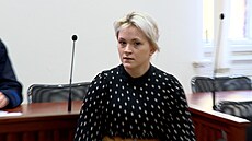 Obalovaná studentka Lucie Galdová u Mstského soudu v Praze (13. února 2024)