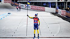 Sebastian Samuelsson oslavn dováí védskou tafetu ke zlaté medaili.