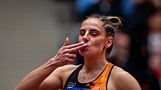 Lada Vondrová se raduje z vítzství tvrtky na halovém ampionátu v Ostrav.