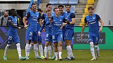 Fotbalisté Slovanu Liberec slaví gól Nicolase Pennera v utkání proti Olomouci.