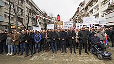 Kosov�tí Srbové protestují proti zákazu pou�ívání srbské m�ny v severní �ásti...
