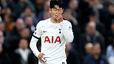 Son Hung-min z Tottenhamu nastoupil proti Brightonu s poran�ným prstem.