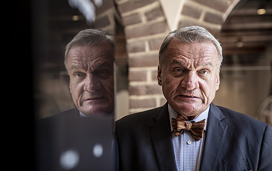 Na více idlích. Osmdesátiletý Svoboda stíhá podle svých slov vedení msta i...