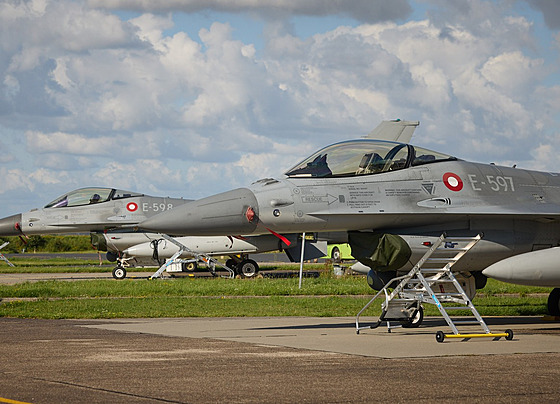 Stíha�ka F-16 na dánské letecké základn� Skrydstrup (21. srpna 2023)