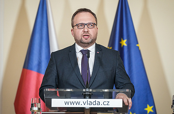 Ministr práce a sociálních vcí Marian Jureka po jednání vlády se...