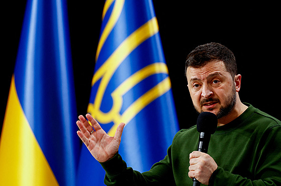 Ukrajinský prezident Zelenskyj na konferenci v Kyjevě (25. února 2024)