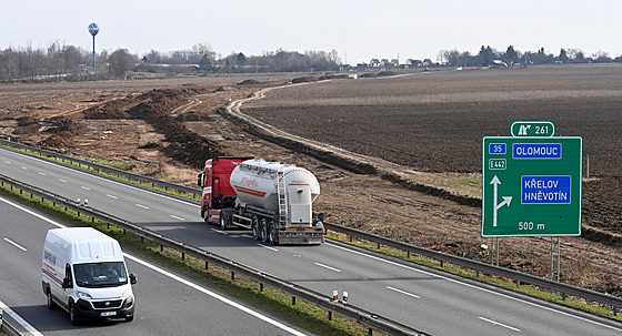 U Olomouce byla slavnostn� zahájena dostavba západního obchvatu. D�lníci nyní...