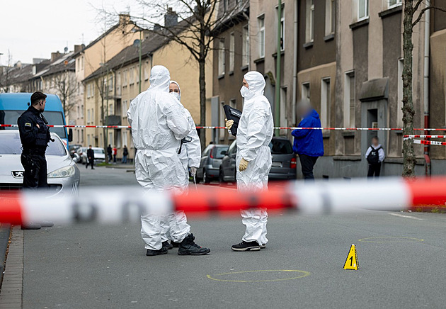 V Duisburgu zaútočil muž na dvě děti, krvácející se dopotácely zpět do školy