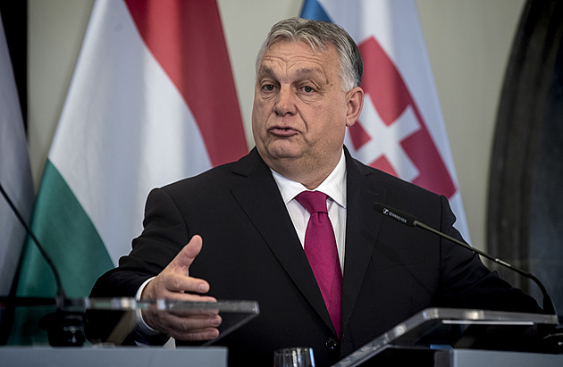 Jako hasit požár plamenometem, NATO je stále blíž válce s Ruskem, hodnotí Orbán