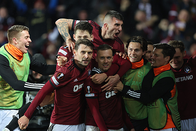 Sparta - Galatasaray 4:1, euforie na Letné. Tři góly v závěru a domácí postupují