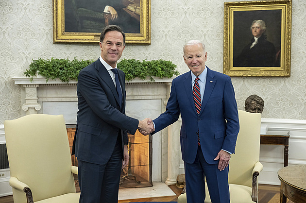 Rutte už má nakročeno do čela NATO, podpořila ho Británie i Biden