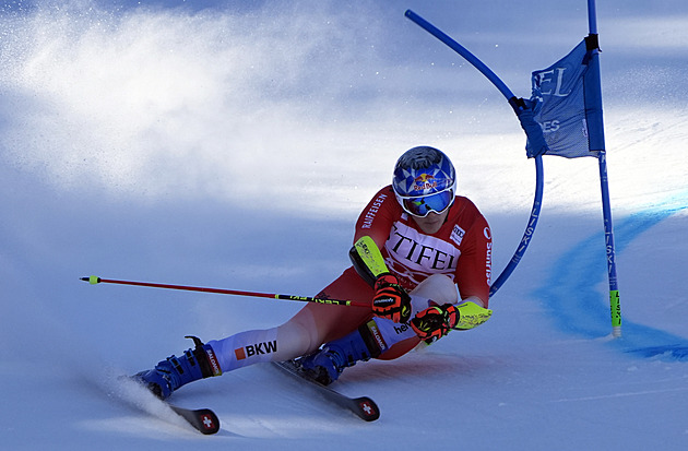 Odermatt po dalším triumfu v obřím slalomu potřetí ovládl Světový pohár