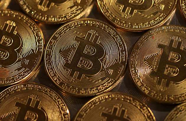 Trump, Putin a růst ceny bitcoinu: proč je kryptoměna na rekordu?