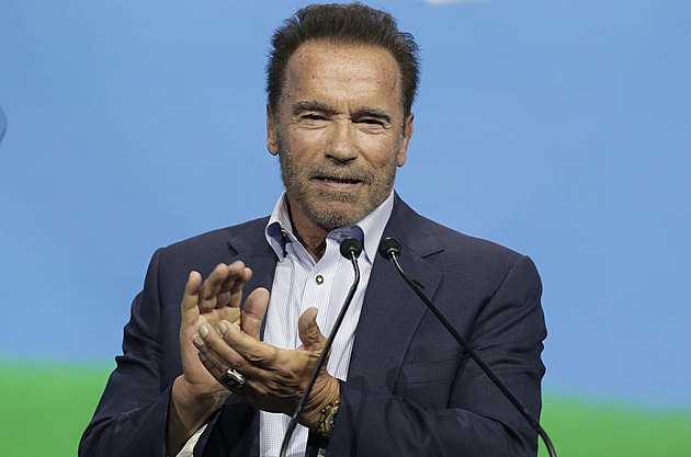 GLOSA: Plytké pravdy pana Arnolda. Schwarzenegger je motivátor s kladivem