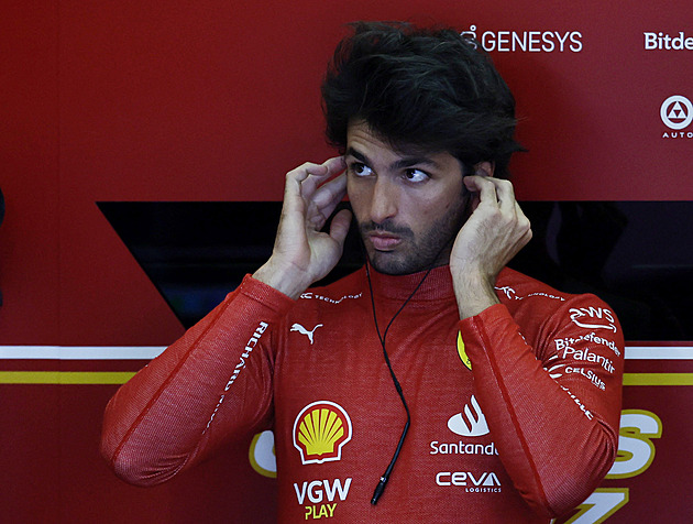 Sainz z Ferrari nepojede Velkou cenu Saúdské Arábie, má zánět slepého střeva