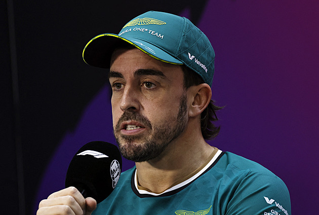 Potrestaný Alonso. V Austrálii „vybrzdil“ soupeře, ten havaroval