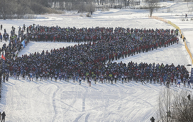 Apolitický sport? Ruští lyžaři utvořili písmeno Z. Švédská reakce: Otřesné