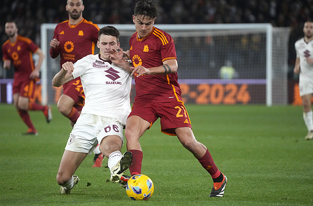 Dybala prvním hattrickem v dresu AS Řím pomohl k výhře nad Turínem