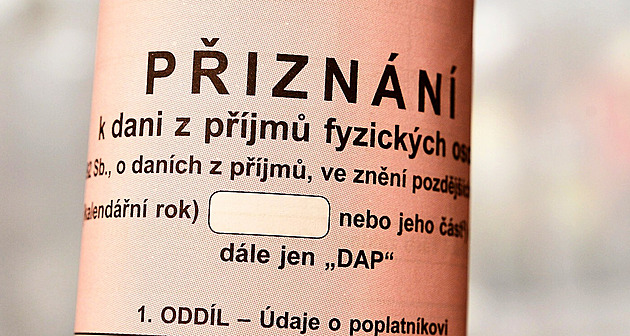 Daně 2023: Od jakých příjmů se podává přiznání. Limity jsou mírnější