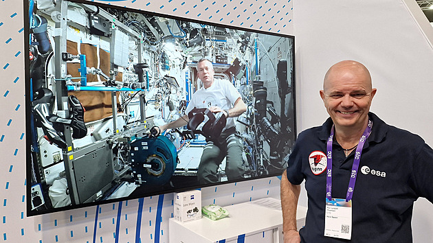 Vtipně překonali „neřešitelný problém“, astronauti na ISS jsou nadšení