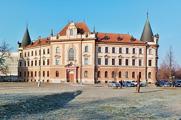 Seniora soudí u Krajského soudu v eských Budjovicích.