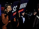 Nikki Haleyová bhem kampan v Jiní Karolín (22. února 2024)