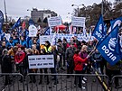 Protestn mtink asi dvou tiscovek zamstnanc ostravsk huti Liberty ped...