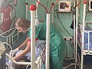 Krevní transfuze podávala Hana Martinková v ugandské nemocnici tém denn.